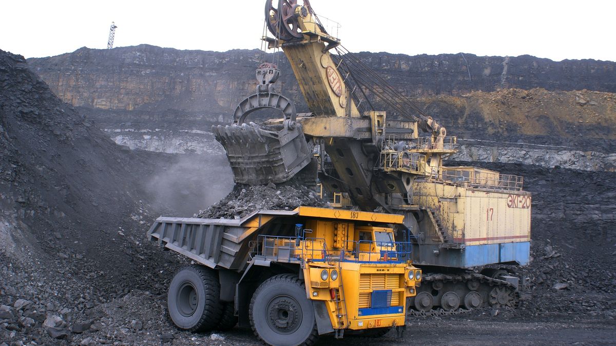 Špinavé uhlí zachrání Evropanům účet za plyn. Čínské doly jedou naplno
